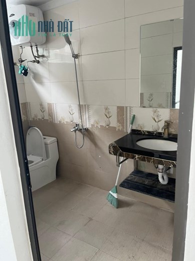 Cho thuê nhà MP Bờ Sông Sét , 90m2 x 2 tầng , giá 30tr