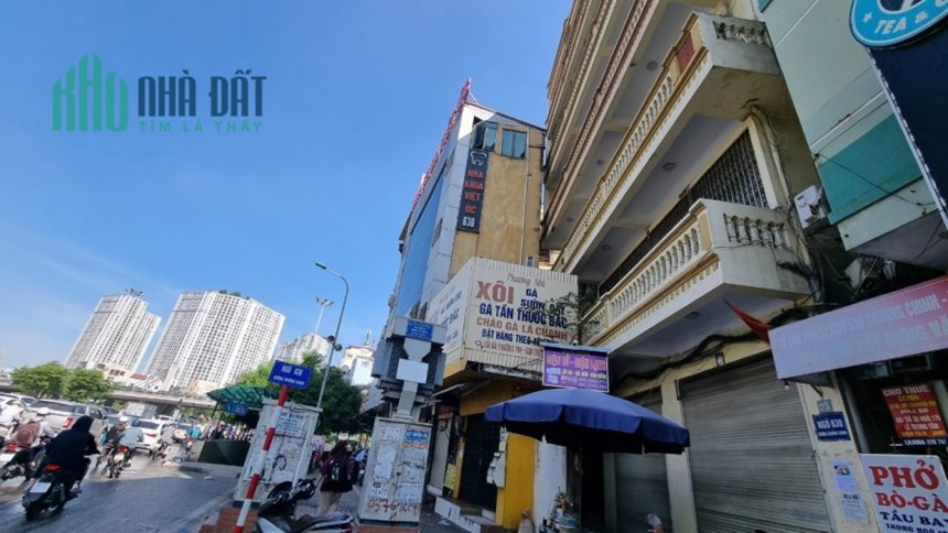 Bán nhà mặt phố Trường Chinh, sát Ngã Tư Sở, căn góc 2 thoáng, kinh doanh, 60m2, Mt 11m, 20 tỷ