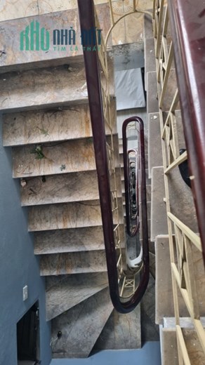 Bán nhà mặt phố Trường Chinh, sát Ngã Tư Sở, căn góc 2 thoáng, kinh doanh, 60m2, Mt 11m, 20 tỷ