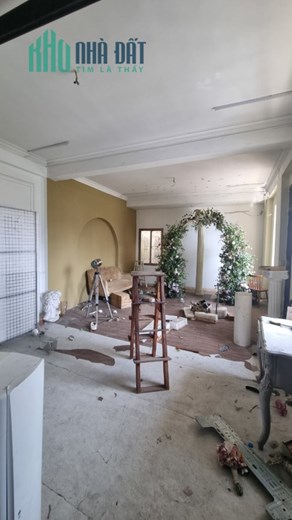 Bán nhà mặt phố Trường Chinh, sát Ngã Tư Sở, căn góc 2 thoáng, kinh doanh, 60m2, Mt 11m, 20 tỷ