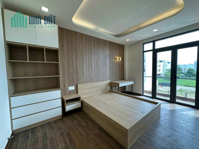 Nhà bán Lê Văn Lương, 6.7x12.5m, 5 tầng, giá nhỉnh 8 tỷ