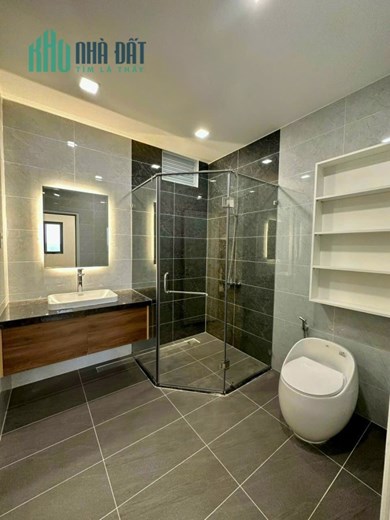 Nhà bán Lê Văn Lương, 6.7x12.5m, 5 tầng, giá nhỉnh 8 tỷ