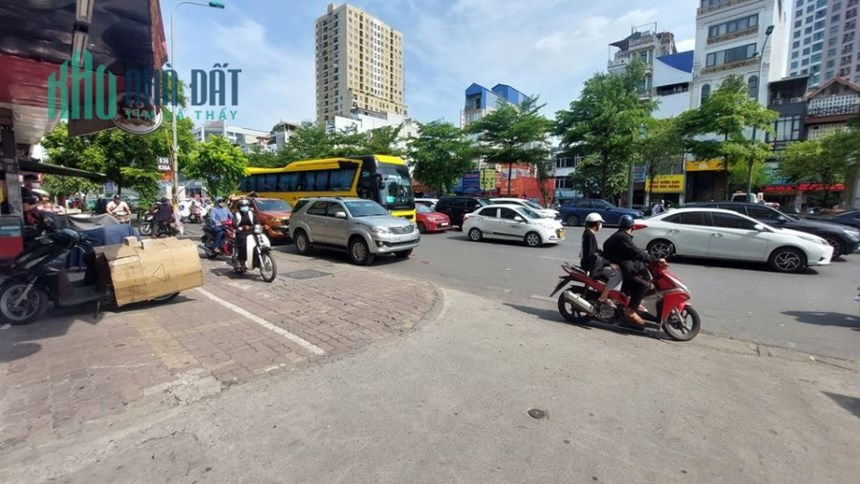 BÁN NHÀ TRƯỜNG CHINH, ĐỐNG ĐA 60M, 7T, MT 11M, VỈA HÈ, LÔ GÓC, KINH DOANH ĐỈNH. 0937651883.
