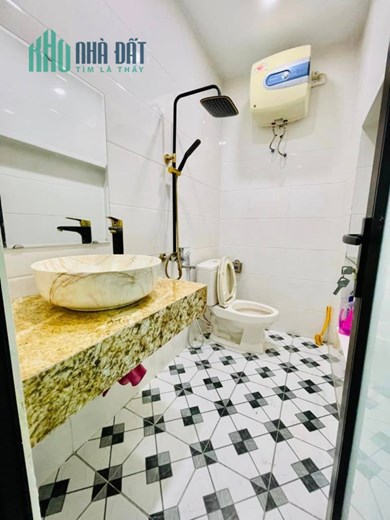 GẤP CHUYỂN ĐỔI MỤC ĐÍCH BÁN NHANH CĂN HỘ TẬP THỂ TẦNG 1 KHU LÁNG HẠ - 2N - Ở LUÔN 65M GIÁ 2.55 TỶ