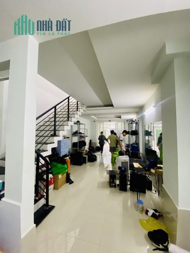 Bán Nhà Trường Chinh 3 Tầng, Tân Bình, Sát Sân Bay, Hẻm Xe Hơi Chỉ Hơn 4 tỷ