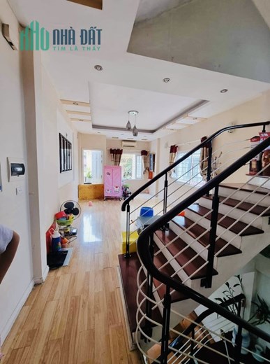 VỊ TRÍ ĐẮC ĐỊA, KINH DOANH SẦM UẤT, Ô TÔ ĐỖ CỔNG -  XÂY MỚI CỰC TÂM HUYẾT _ NHÀ 5 TẦNG YÊN HÒA, CẦU