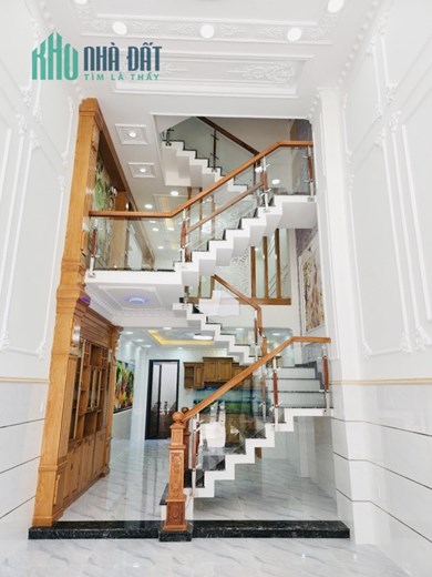 Nhà bán Bình Tân Bình Thành – Chỉ nhỉnh 5 Tỷ có nhà tiện ích đầy đủ cây xanh hai bên đường khu phân