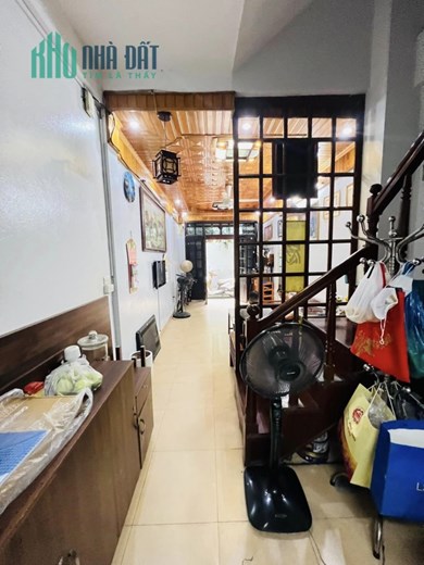 LẠC LONG QUÂN TT CẦU GIẤY - KHU VÍP - 18M RA Ô TÔ TRÁNH - GẦN PHỐ - NHÀ ĐẸP - Ở NGAY - GẦN HỒ TÂY -