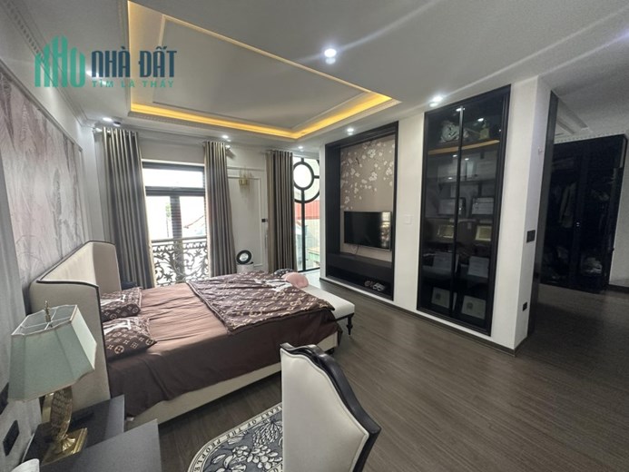BÁN NHÀ BỒ ĐỀ GARA OTO, THANG MÁY GẦN BV TÂM ANH GIÁ HỢP LÝ