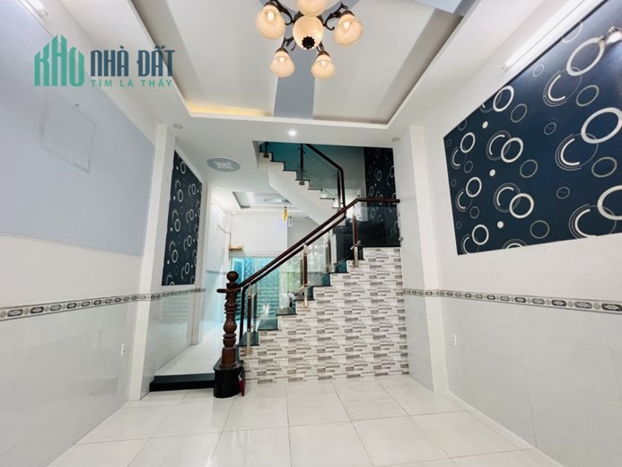 Nhà bán Bình Tân Tỉnh Lộ 10– Chỉ nhỉnh 4 Tỷ có nhà đẹp 3 tầng HXH dân trí cao an ninh yên tĩnh khu