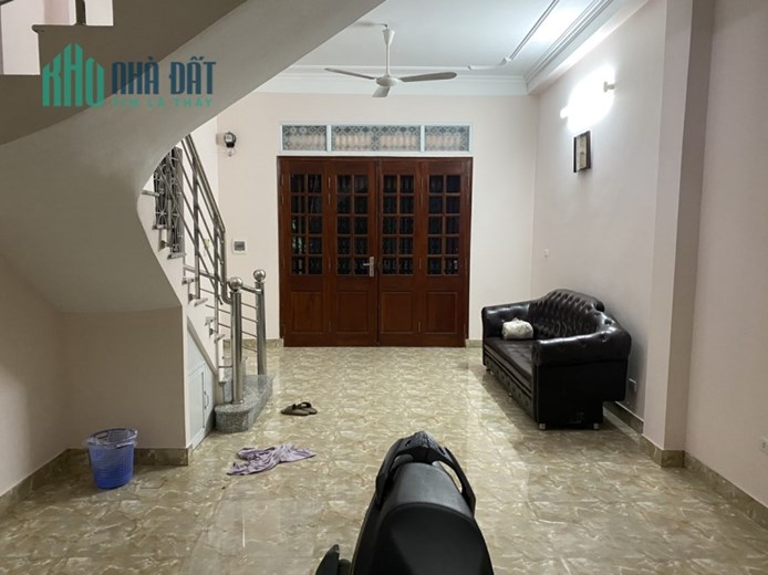 Cho thuê văn phòng tại Đỗ Quang, Cầu Giấy - 12tr/tháng - Diện tích: 70m2 - Giá: 12 triệu