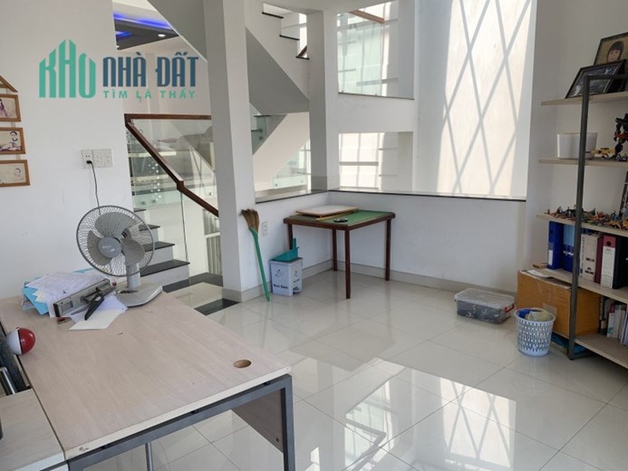 GIẢM CHÀO 3.5 TỶ BIỆT THỰ MINI - HỒ BƠI - XE HƠI NGỦ TRONG NHÀ - 69m2