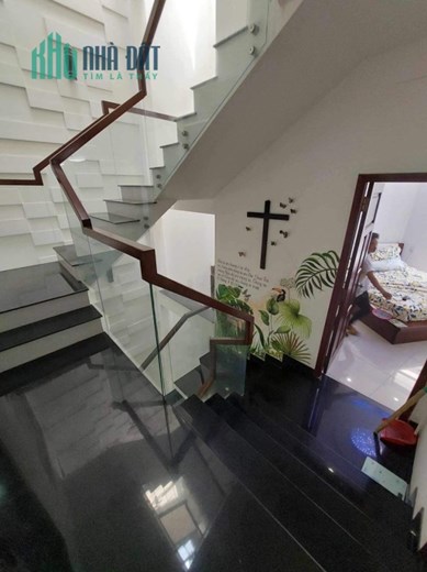 GIẢM CHÀO 3.5 TỶ BIỆT THỰ MINI - HỒ BƠI - XE HƠI NGỦ TRONG NHÀ - 69m2