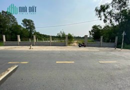 %% CHÍNH CHỦ CẦN BÁN LÔ ĐẤT Ở NGAY MẶT TIỀN ĐƯỜNG TỈNH LỘ 15 CÓ VỊ TRÍ ĐẸP Ở XÃ PHÚ  MỸ HƯNG –