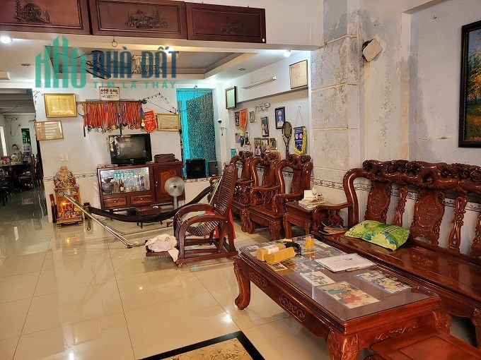 Bán biệt thự cổ hạ chào 5 tỷ đường Nguyễn Kiệm, P4, Phú Nhuận, 185m2, 4 tầng. 140tr.m2