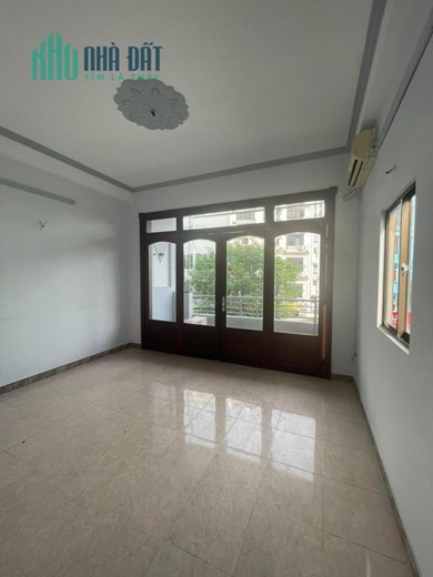 CHÍNH CHỦ CHO THUÊ MB, LẦU 1,LẦU 2 VĂN PHÒNG. MẶT TIỀN RẠCH BÙNG BINH QUẬN 03
