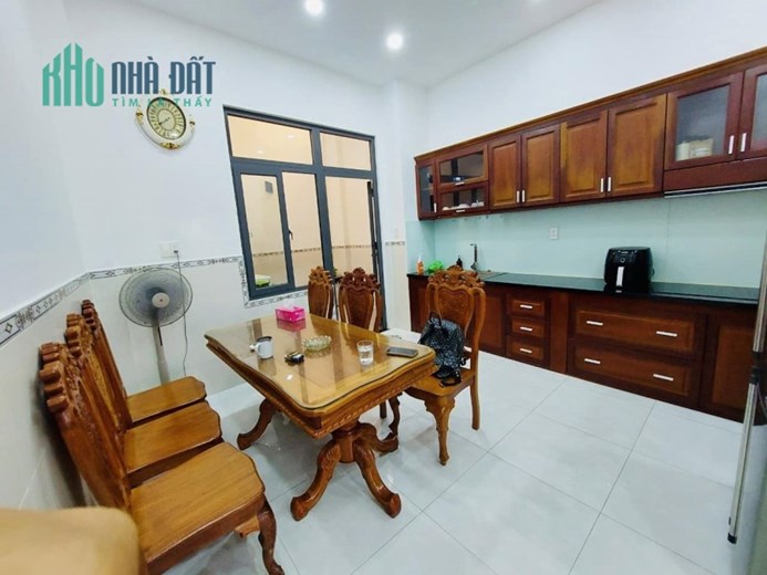 Bán Nhà 4 Tầng, Nguyễn Tân Phú, Sát Mặt Tiền, Hẻm Xe Tải, Chủ Ngộp Bank Khách Trả Là Bán.