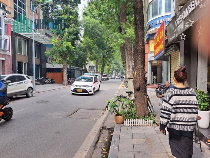 Bán nhà mặt phố Lý Nam Đế, Hoàn Kiếm, 4m mặt tiền. LH: Địa Thủy Sư trần Thọ 0906299843