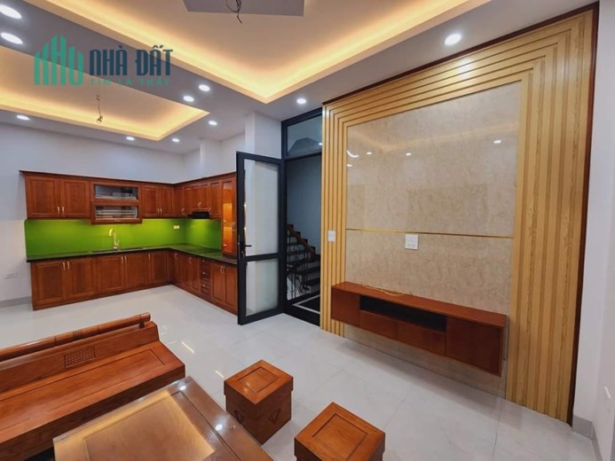 Nhà đẹp đường Giải Phóng Thanh Xuân Ô tô vào nhà 45m2 5 tầng 6,7 tỷ
