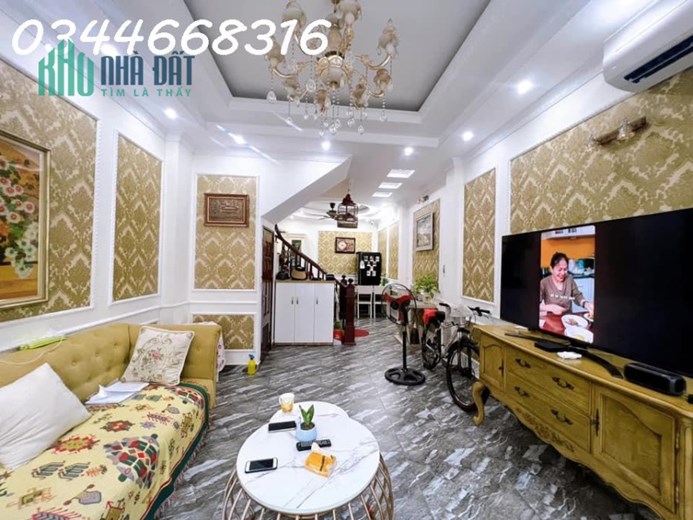Bán nhà Ngọc Thụy, 42m2 x 5 tầng, ô tô cách nhà 30m, giá 3.5 tỷ