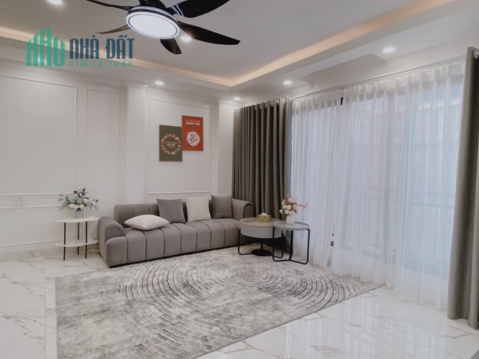 GIA ĐÌNH CẦN BÁN NHÀ MỚI ĐẸP PHỐ NGUYỄN NGỌC NẠI QUẬN THANH XUÂN DT:50M2 7 TẦNG THANG MÁY MT:5.2M 7