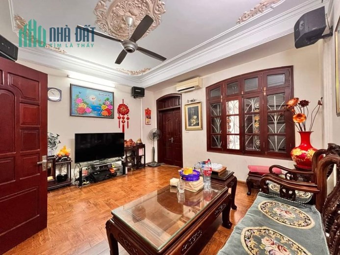BÁN NHÀ MẶT NGÕ BÙI HUY BÍCH, GIẢI PHÓNG, 5T DT 49m Ô TÔ VÀO NHÀ. HƠN 4 Tỷ