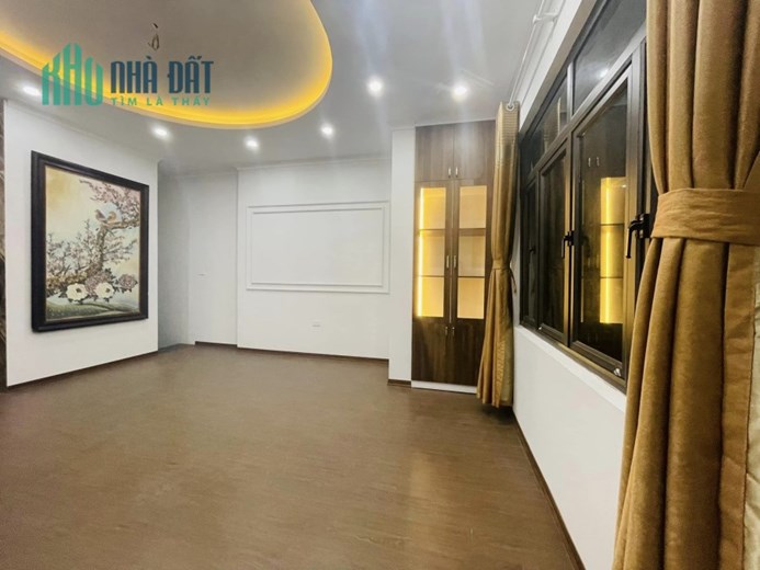 65m 5 Tầng Mặt Tiền 4m Trung Tâm Quận Cầu Giấy. Nhà Đẹp 2 Thoáng Chủ Xây Tâm Huyết. Vỉa Hè Rộng