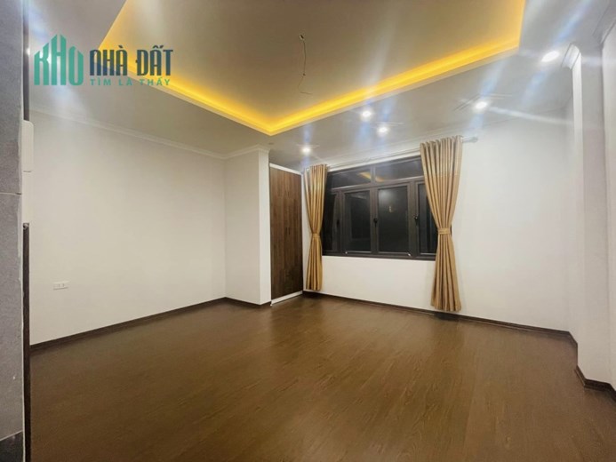 65m 5 Tầng Mặt Tiền 4m Trung Tâm Quận Cầu Giấy. Nhà Đẹp 2 Thoáng Chủ Xây Tâm Huyết. Vỉa Hè Rộng