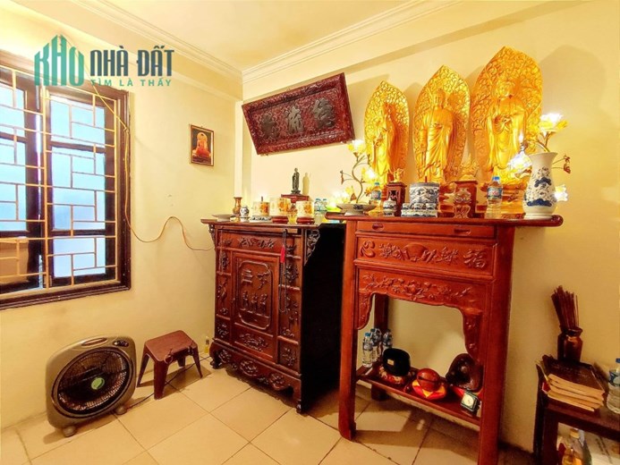ĐẤT HIẾM - NỞ HẬU - NGÕ 4M - 40M RA PHỐ MỚI HẠ YÊN QUYẾT - SAU NHÀ LÀ LƯNG TRƯỜNG MẦM NON YÊN HOÀ