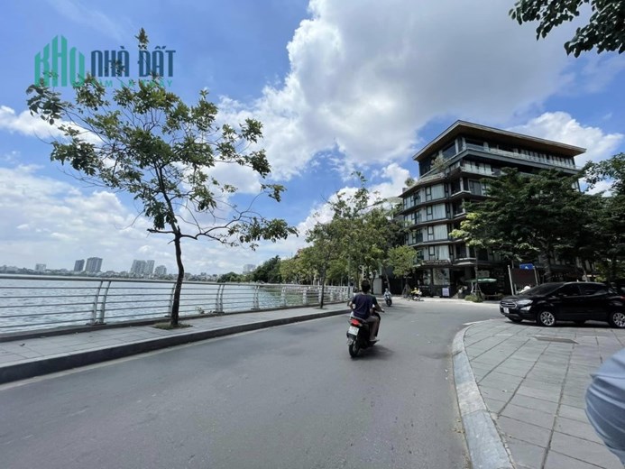 Bán mảnh đất phố Võng Thị, Tây Hồ, lô góc, vị trí đẹp, mặt tiền rộng, 408m, 57 tỷ