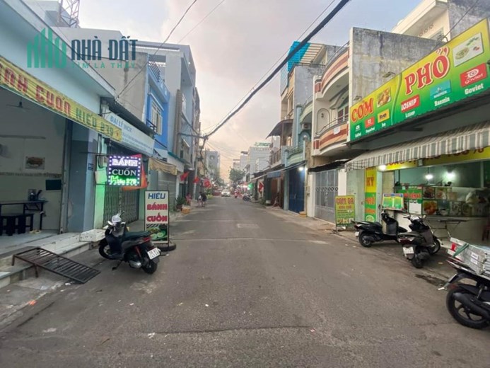 MẶT TIỀN CHỢ- NGÃ TƯ BỐN XÃ - LÊ VĂN QUỚI - VUÔNG- ĐẸP