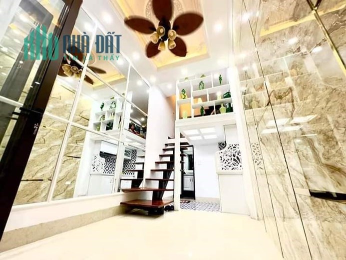 KIM MÃ HÓT HÍT - GỐC LÕI BA ĐÌNH - GẦN PHỐ GẦN Ô TÔ - TẦM TIỀN NHIỀU KHÁCH - HAI THOÁNG TRƯỚC SAU -