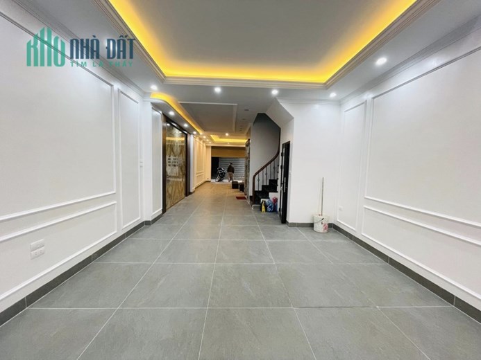 80m 8 Tầng Thang Máy Vỉa Hè Đá Bóng Kinh Doanh Đỉnh Phố Hoàng Quốc Việt Mà Giá Chưa Tới 20 Tỷ. Vị