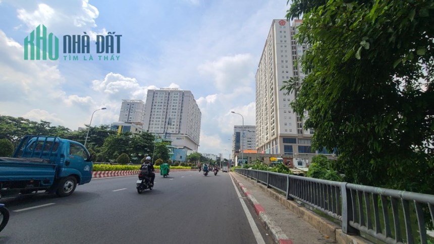 Nhà Bán HXH Nguyễn Xí BT VincomSaiGonRes – 40m2, 4Tầng BTCT 4 PN 3 WC.