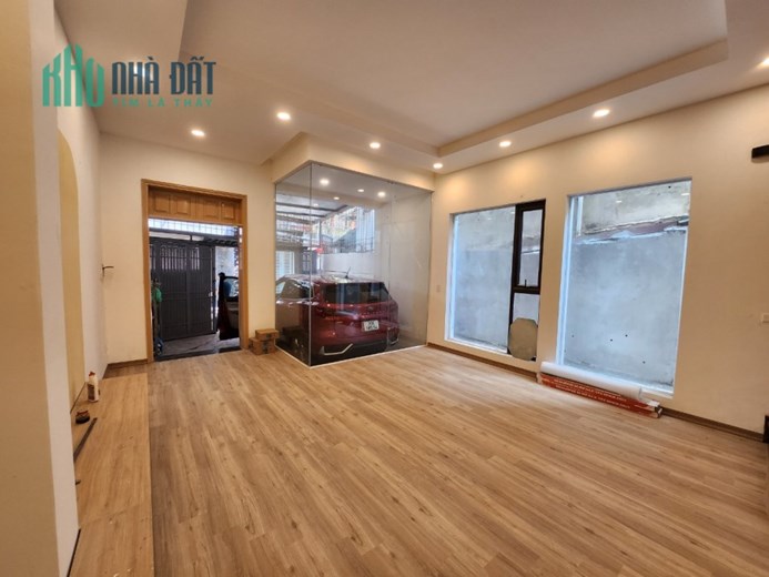 Bán nhà Ngọc Lâm, 3 thoáng, ô tô, 85 m2, 4T, chỉ nhĩnh 10 tỷ.