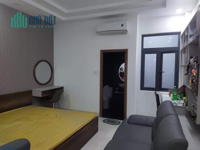 Bán nhà Hẻm nhựa Tô Hiệu 8m ô tô vào nhà 4,4 x 16 4 tầng chỉ nhỉnh 10 tỷ.