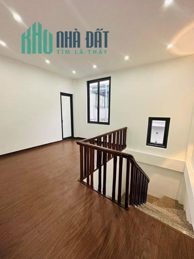 BÁN NHÀ NGUYỄN KHÁNH TOÀN CẦU GIẤY, DÂN XÂY, LÔ GÓC CỰC SÁNG, ÔTÔ ĐÕ GẦN, 48Mx5T NHỈNH 5TỶ