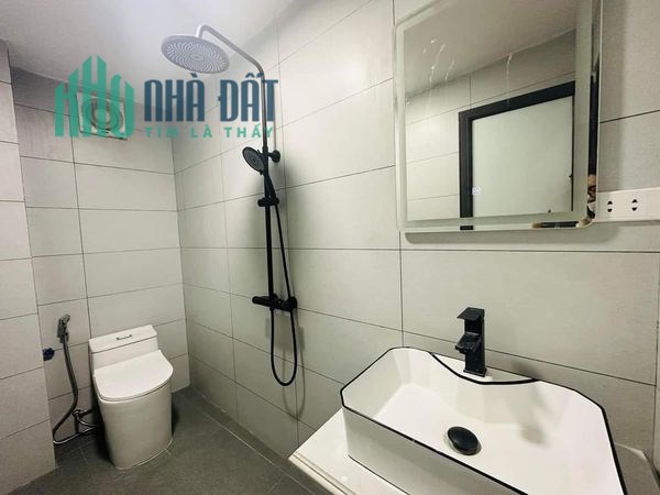 BÁN NHÀ NGUYỄN KHÁNH TOÀN CẦU GIẤY, DÂN XÂY, LÔ GÓC CỰC SÁNG, ÔTÔ ĐÕ GẦN, 48Mx5T NHỈNH 5TỶ