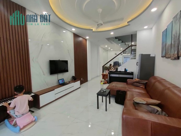 BÁN NHÀ MẶT TIỀN HẺM 8M NHƯ MẶT TIỀN CÓ THẾ MỞ VĂN PHÒNG CÔNG TY, HOẶC KINH DOANH ONLINE , PHÚ HỮU