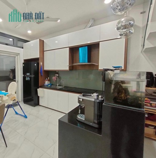 BÁN NHÀ MẶT TIỀN HẺM 8M NHƯ MẶT TIỀN CÓ THẾ MỞ VĂN PHÒNG CÔNG TY, HOẶC KINH DOANH ONLINE , PHÚ HỮU