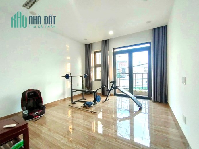 BÁN NHÀ MẶT TIỀN HẺM 8M NHƯ MẶT TIỀN CÓ THẾ MỞ VĂN PHÒNG CÔNG TY, HOẶC KINH DOANH ONLINE , PHÚ HỮU