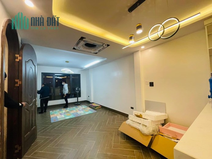 Bán nhà Bồ Đề vài bước ra hồ gần chợ Lâm Du giá quá hợp lý