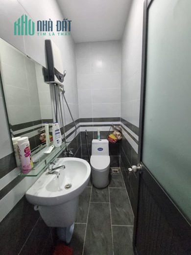 Bán nhà Nơ Trang Long tặng toàn bộ nội thất hẻm thông giá nhỉnh 3 tỷ.
