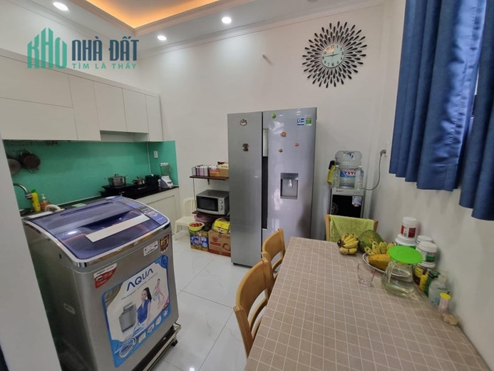 Bán nhà Nơ Trang Long tặng toàn bộ nội thất hẻm thông giá nhỉnh 3 tỷ.