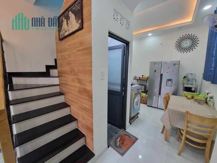 Bán nhà Nơ Trang Long tặng toàn bộ nội thất hẻm thông giá nhỉnh 3 tỷ.