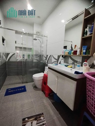BÁN NHÀ  ĐƯỜNG HÒA BÌNH - TÂN PHÚ - NHÀ ĐẸP 3 TẦNG XE HƠI ĐỖ CỬA  - 4,2MX10M - CHỈ 4,9 TỶ