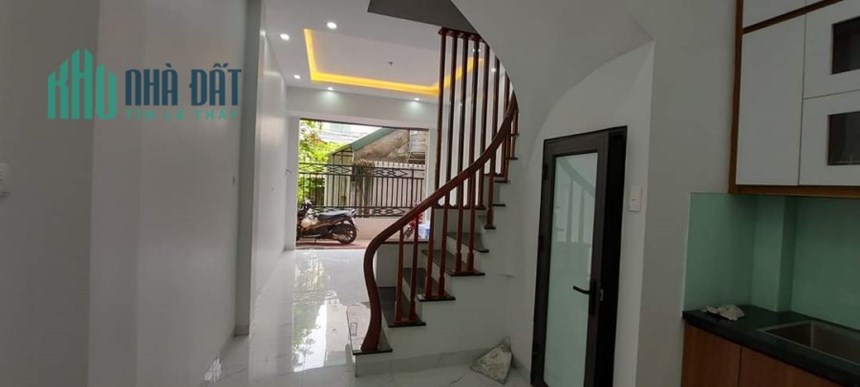 Chính chủ bán nhà mới xây tại Trung Kính, Cầu Giấy, full nội thất