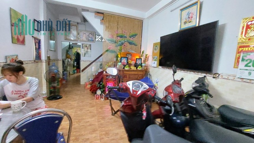 NHÀ GẦN MẶT TIỀN ĐƯỜNG HẺM XE HƠI GIÁ CHỈ 7 TỶ
