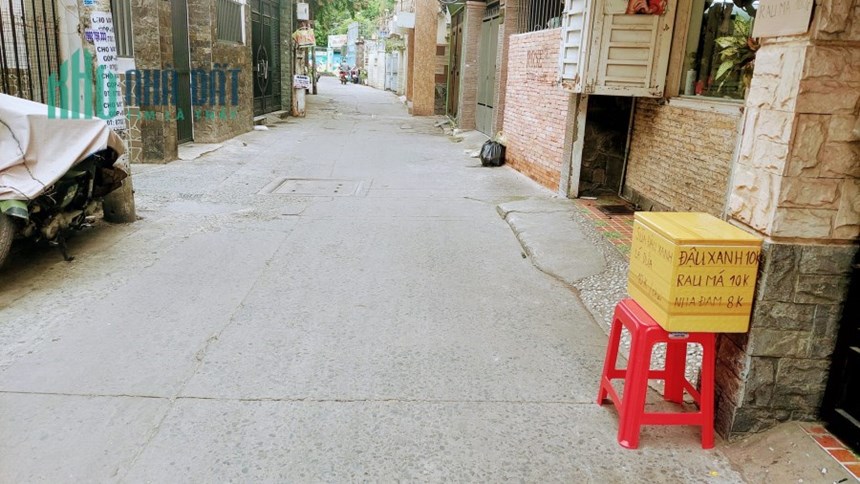 NHÀ GẦN MẶT TIỀN ĐƯỜNG HẺM XE HƠI GIÁ CHỈ 7 TỶ