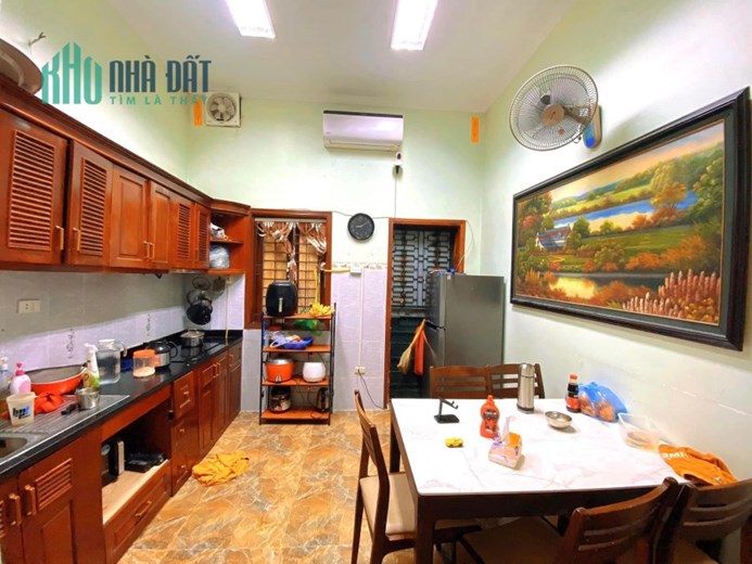 BÁN NHÀ 5 TÂNG TRẦN CUNG CẦU GIẤY - 2 MẶT NGÕ - PHÂN LÔ QUÂN ĐỘI - Ô TÔ ĐỖ CỬA - 5M SÂN CHƠI - NHÀ